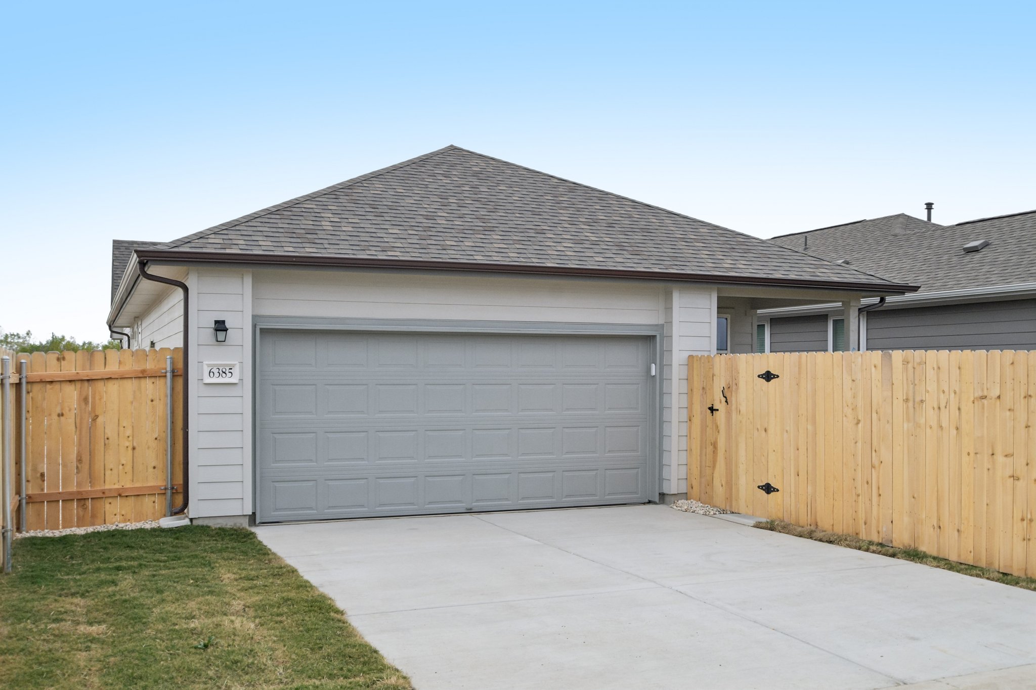 Marsh Ln-S0601-025.jpg