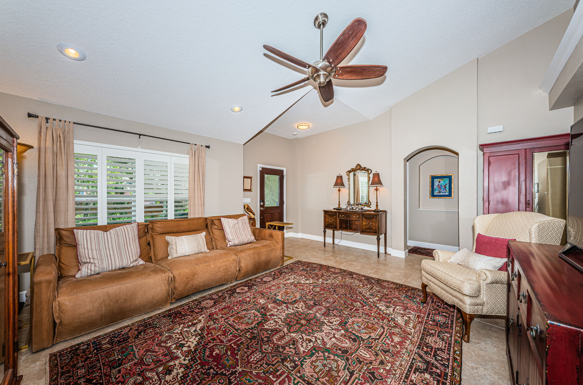 Living Room 3-2