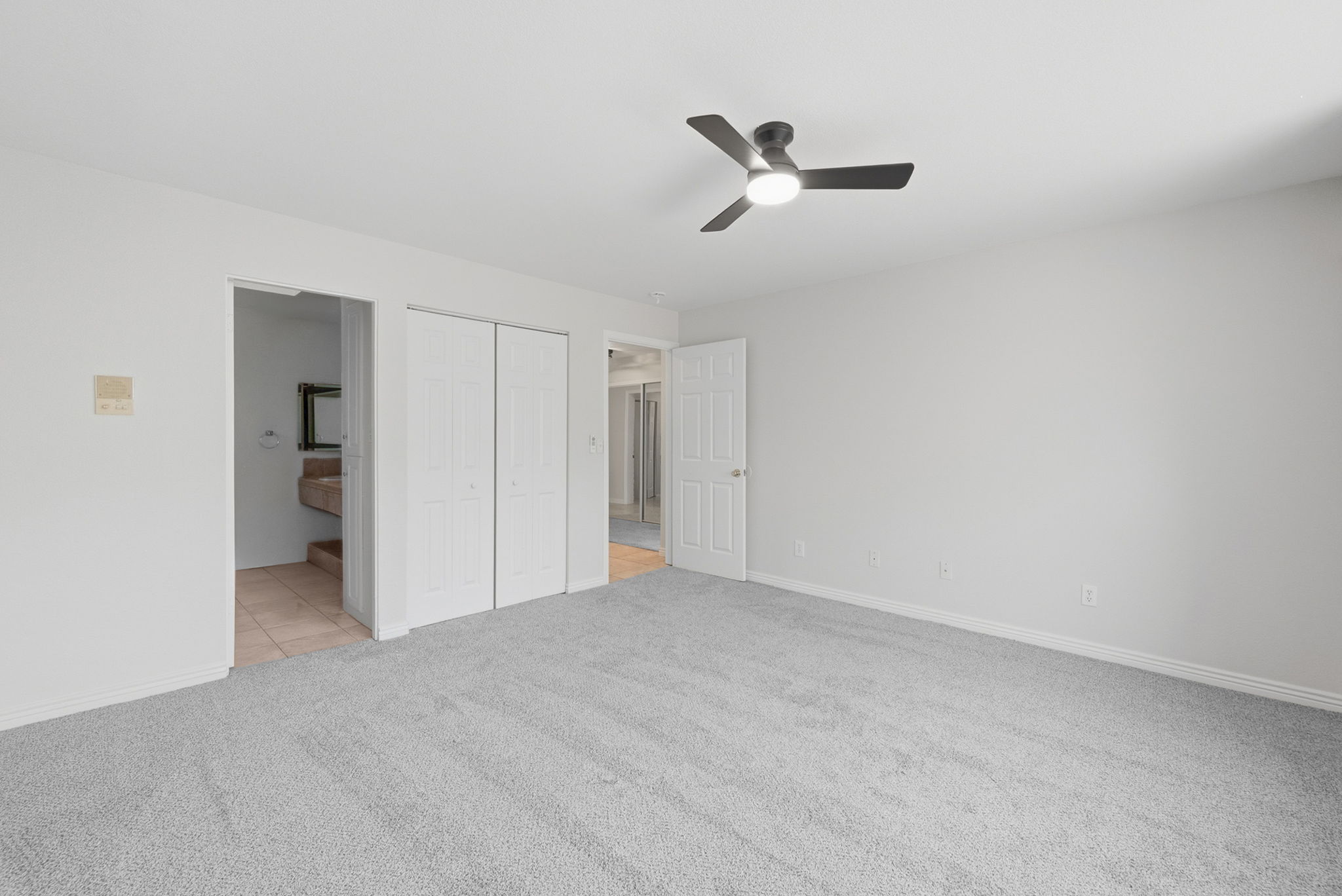 Primary Bedroom (2)