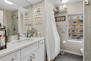 639 W Deming Pl Coach House_003.jpg