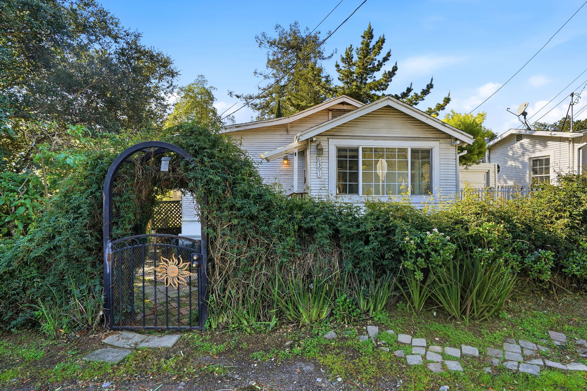 6391 Inman 6391 Hillmont Dr, Oakland, CA 94605 | f8® for Real Estate
