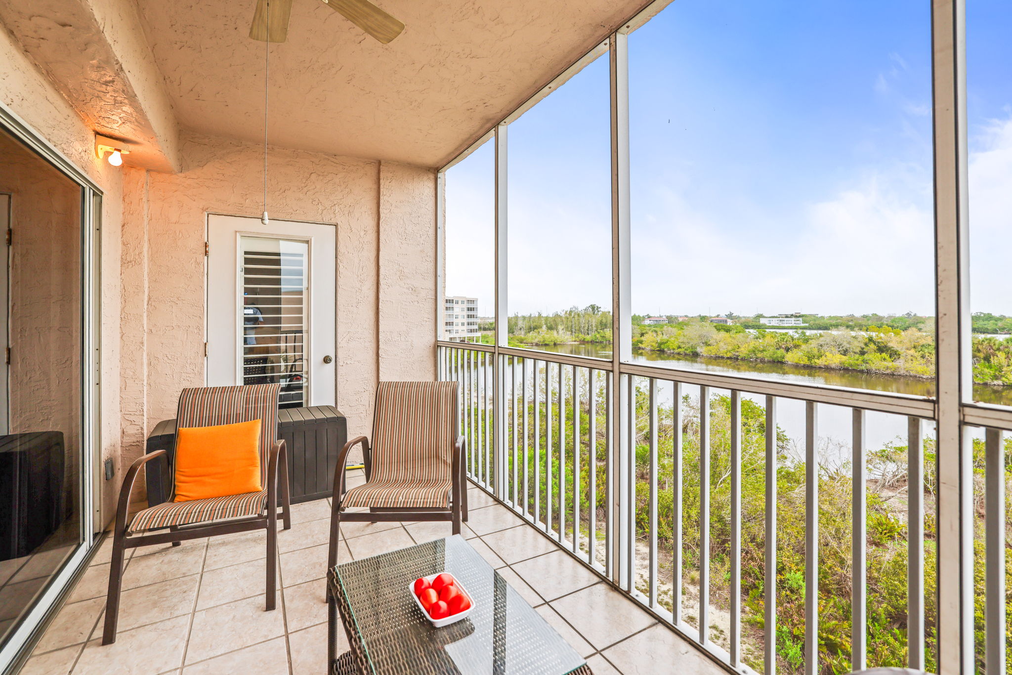 Balcony - 495A2729