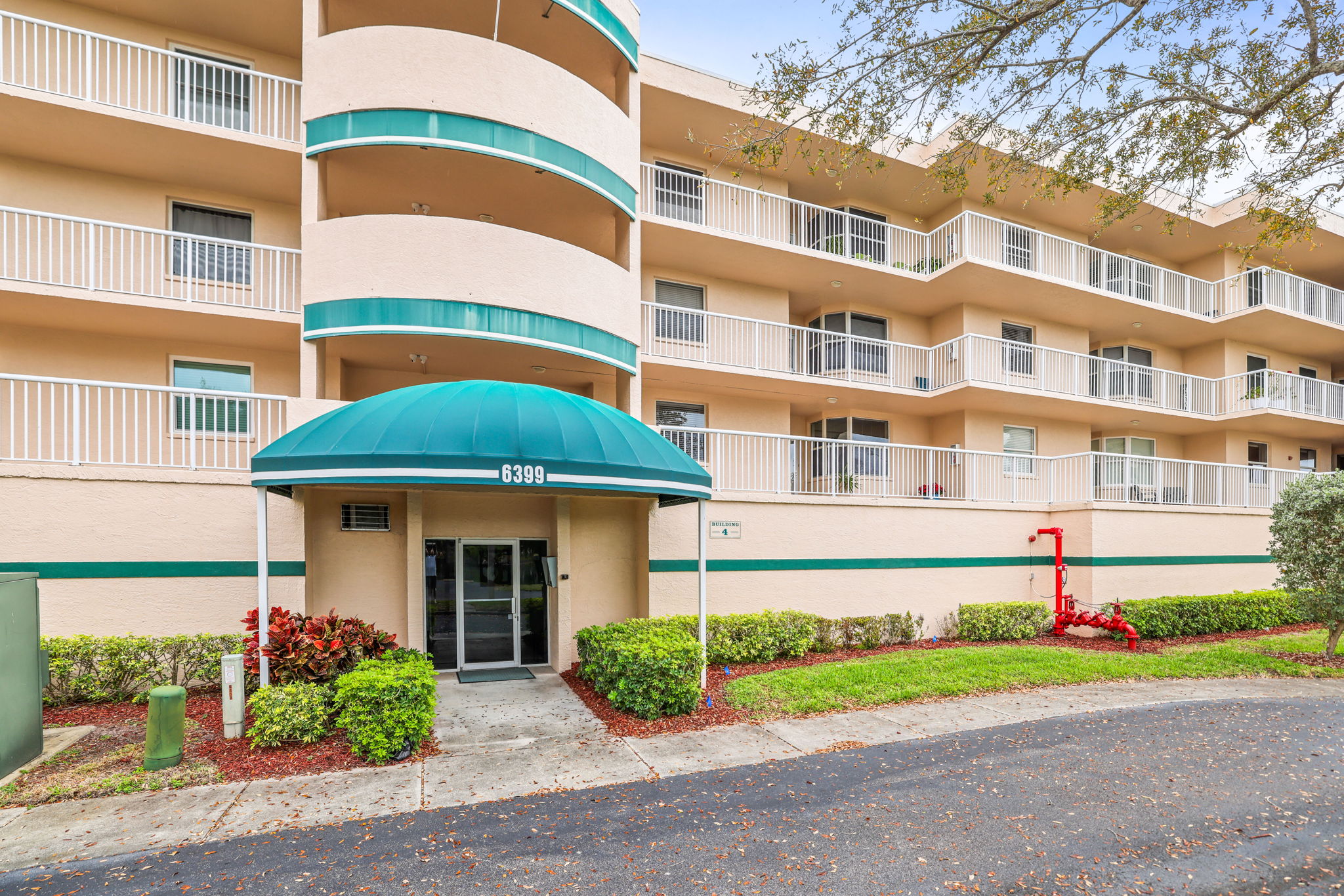 Front of Bldg - 495A2778