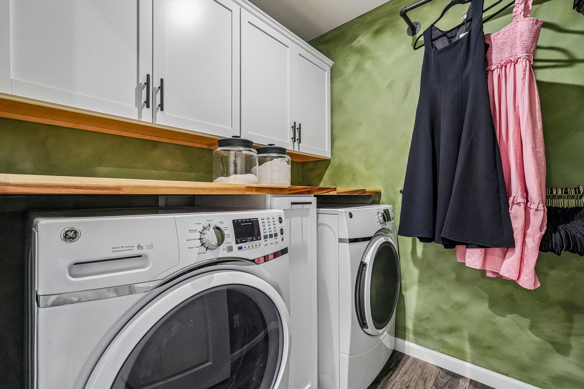 Torrington St_Laundry on Upper Level