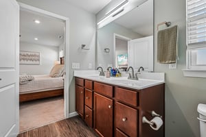 Torrington St_Dual Sinks