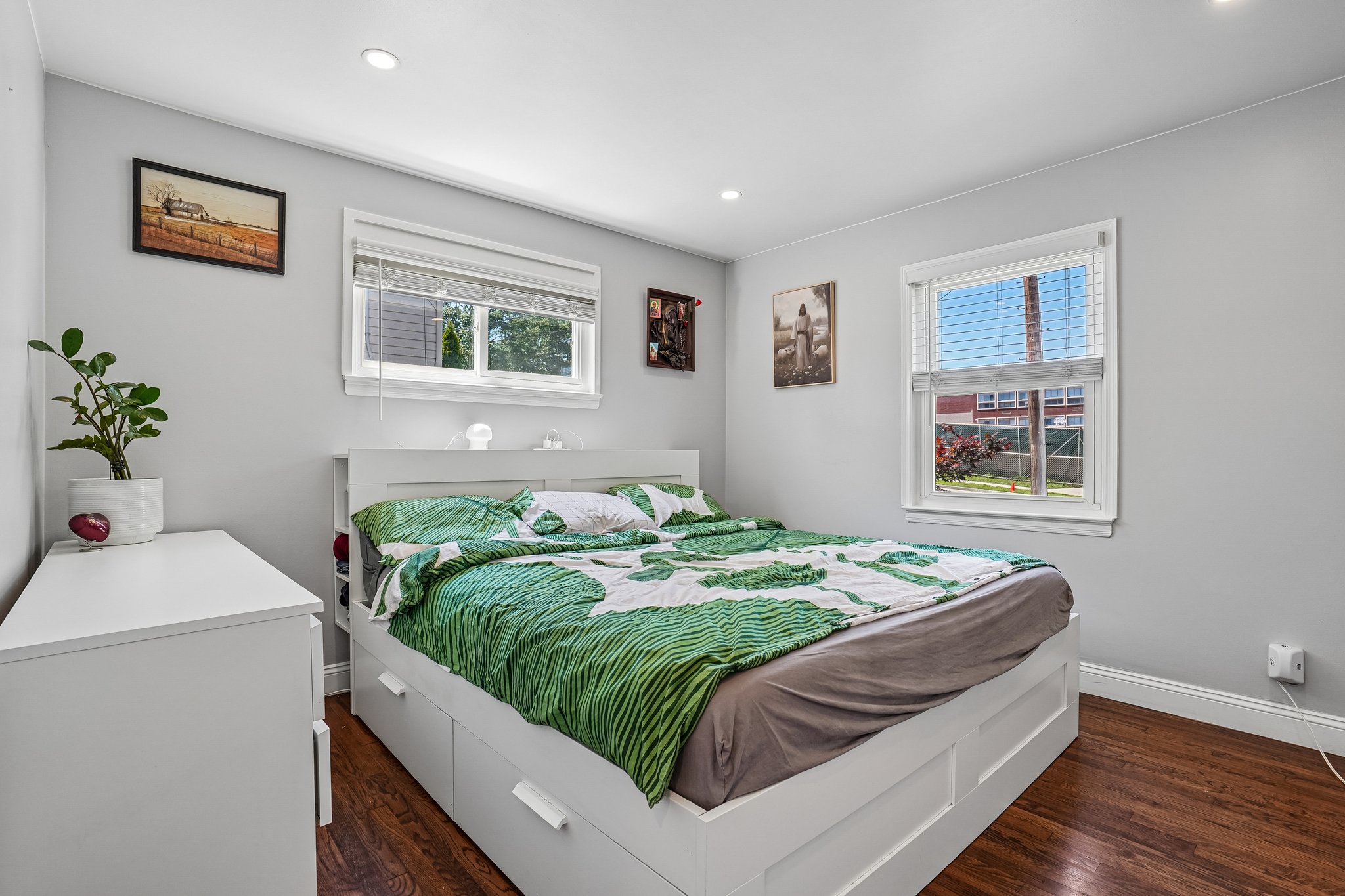 16th Ave-S0907-015.jpg