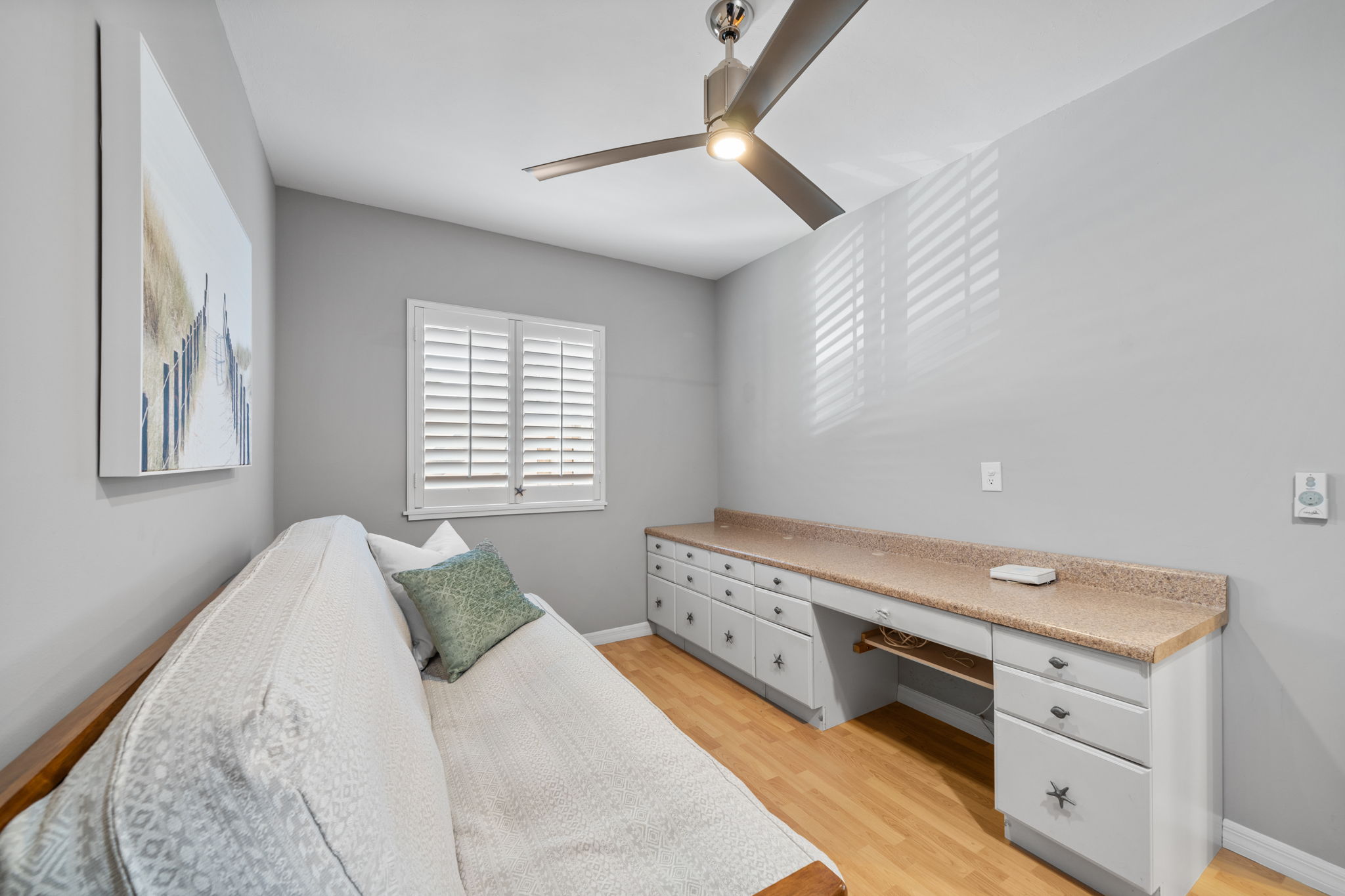 Bedroom 3/Office/ den