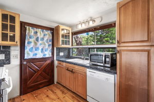 Mid Kitchen b