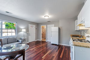 012_64 Azucar Ave_