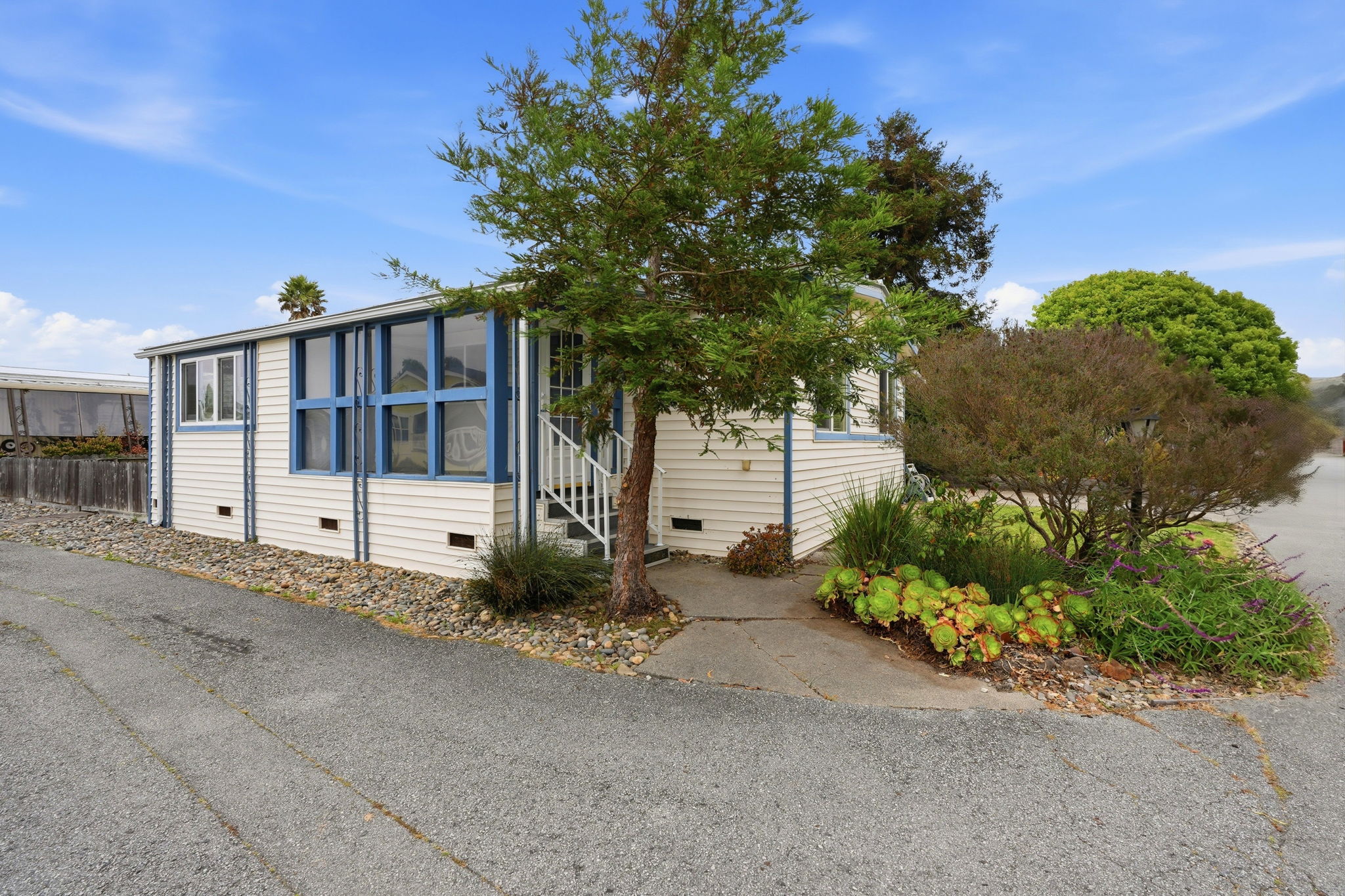 002_F8_64 Creekside Dr