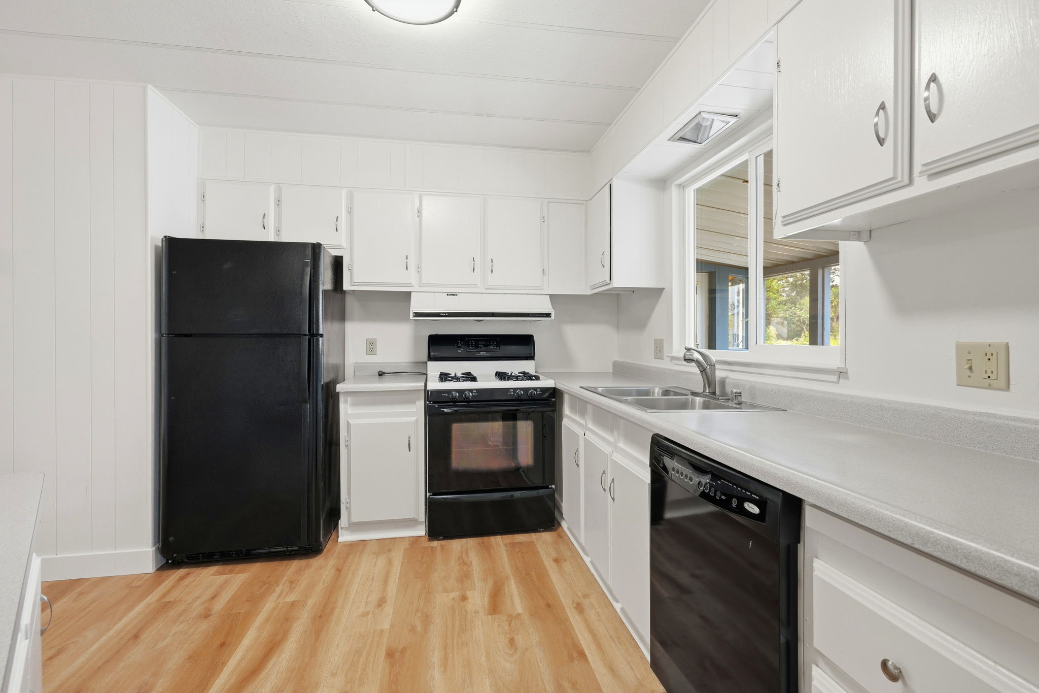 013_F8_64 Creekside Dr