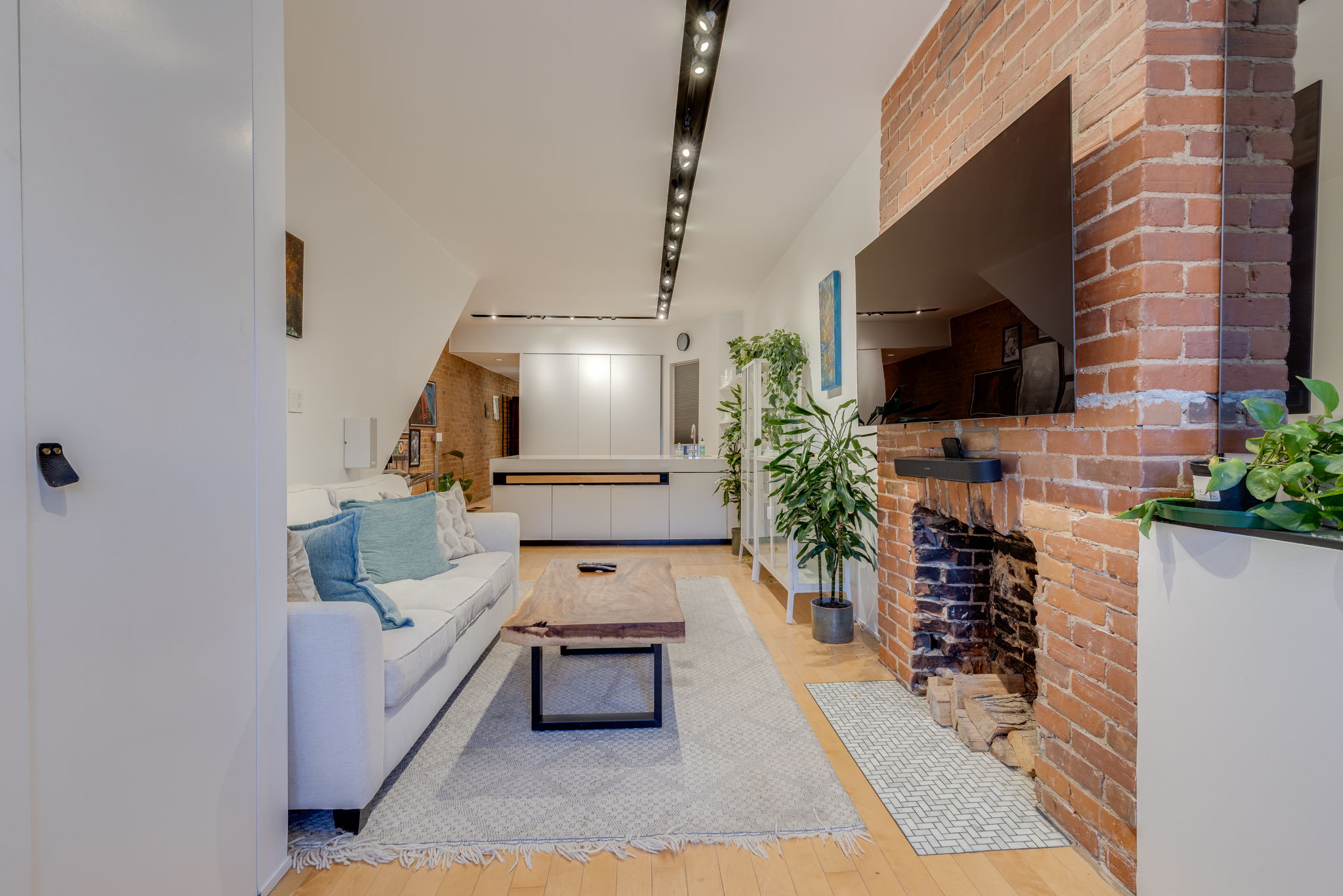 Toronto property showcase — delivered property photograph 4