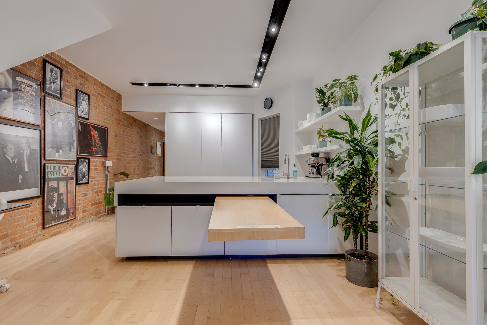 Toronto property showcase — delivered property photograph 8