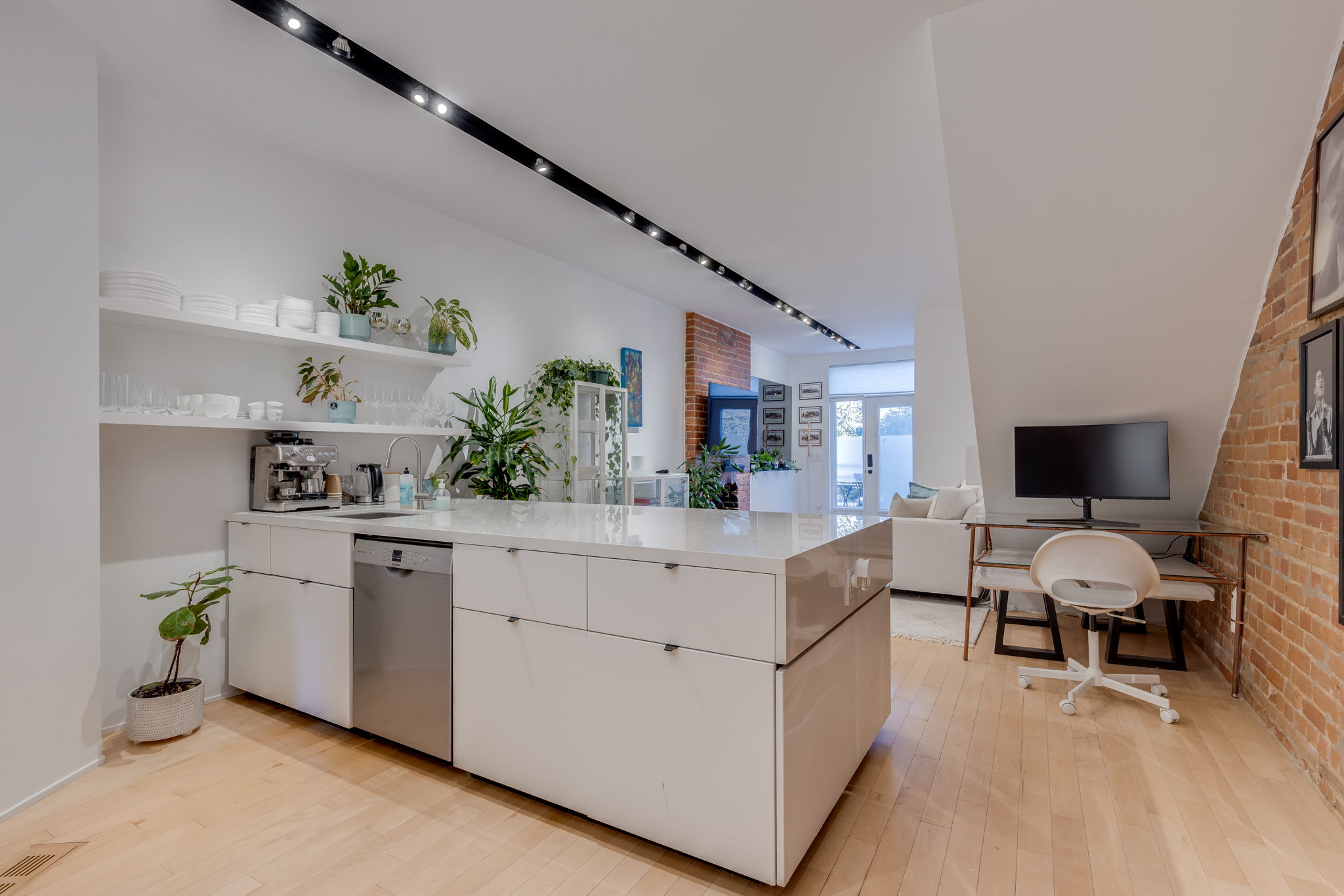 Toronto property showcase — delivered property photograph 11
