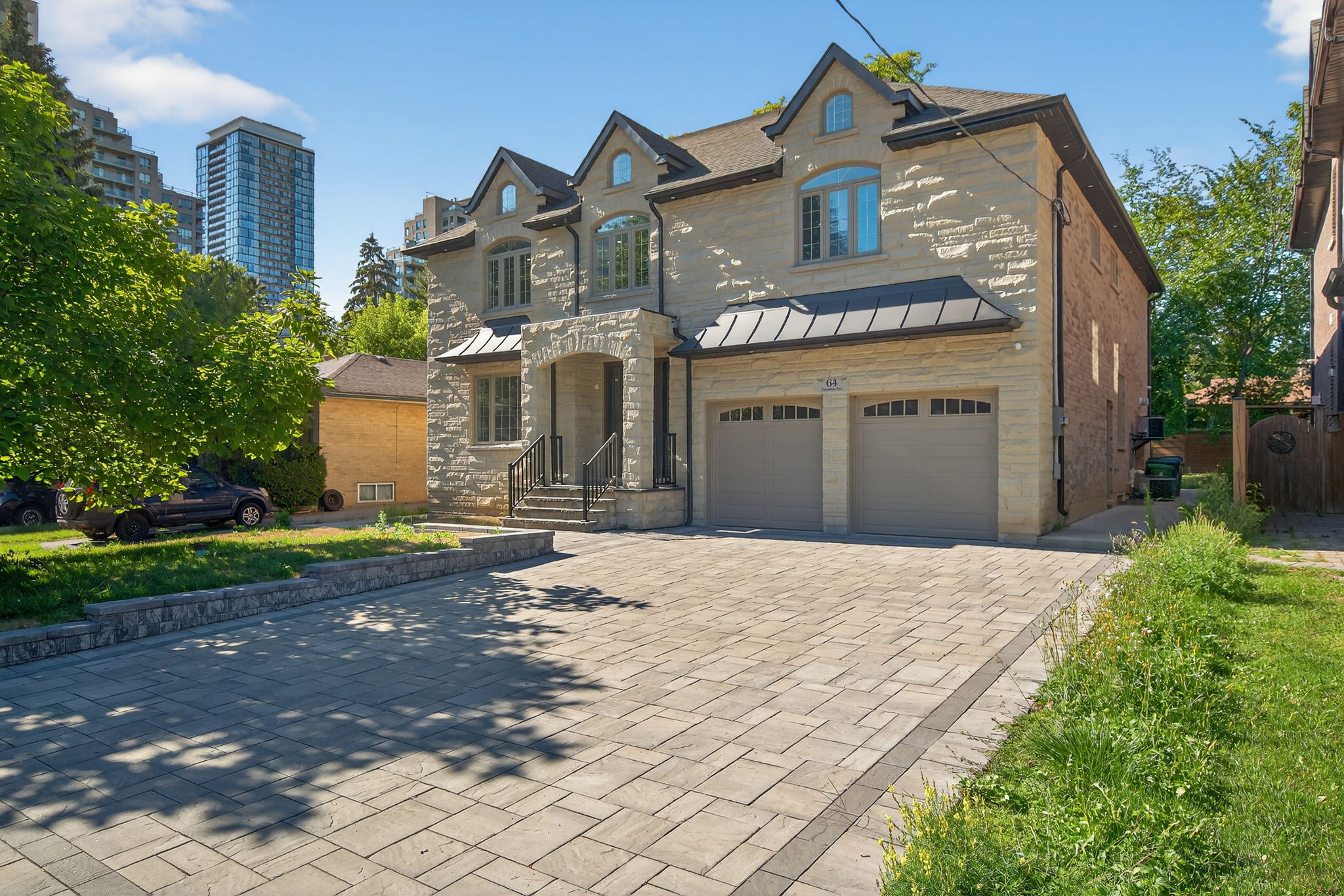 64 Empress Ave Toronto, ON M2N 3T4