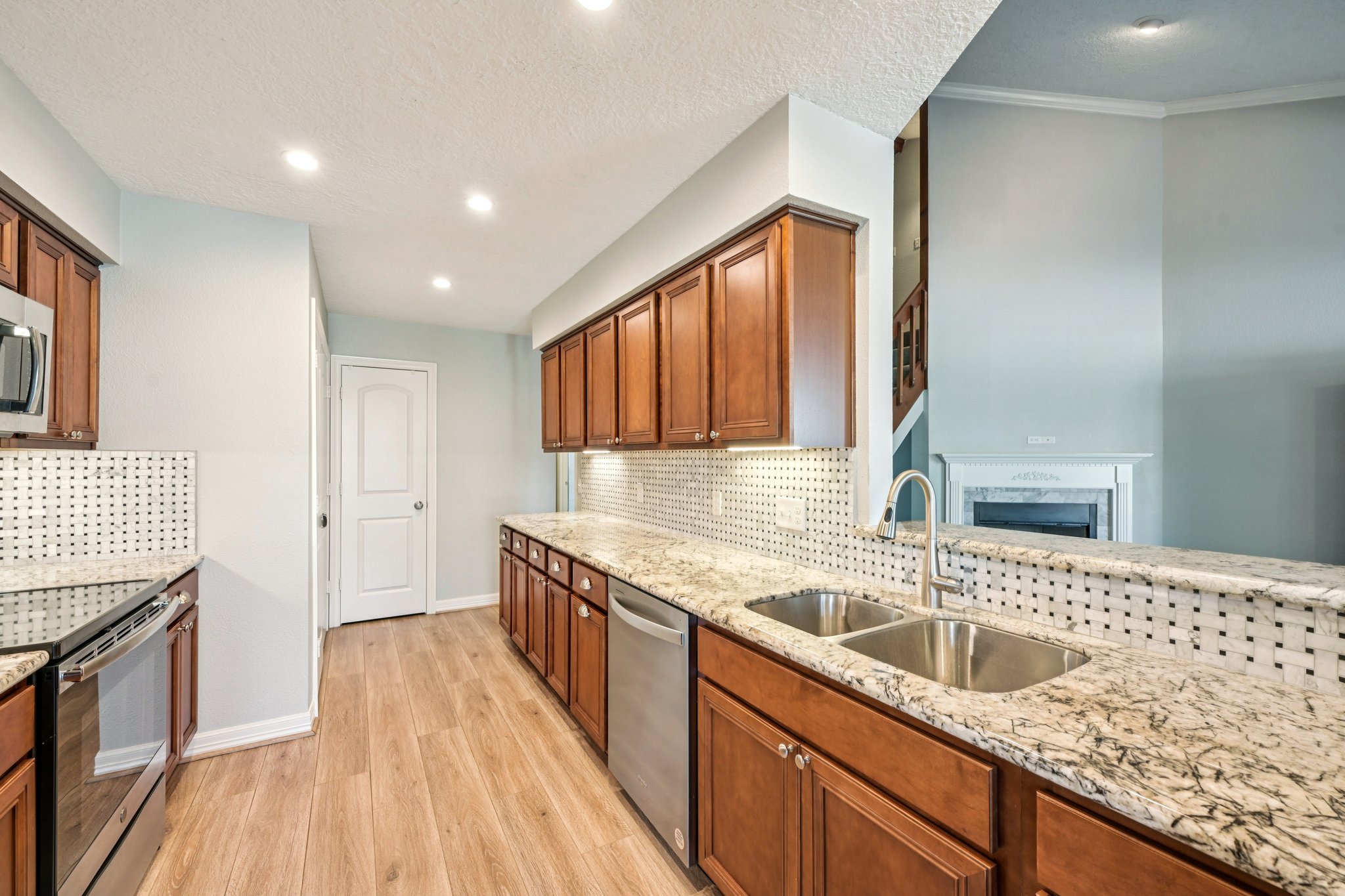 Hideaway Dr-S1903-013.jpg