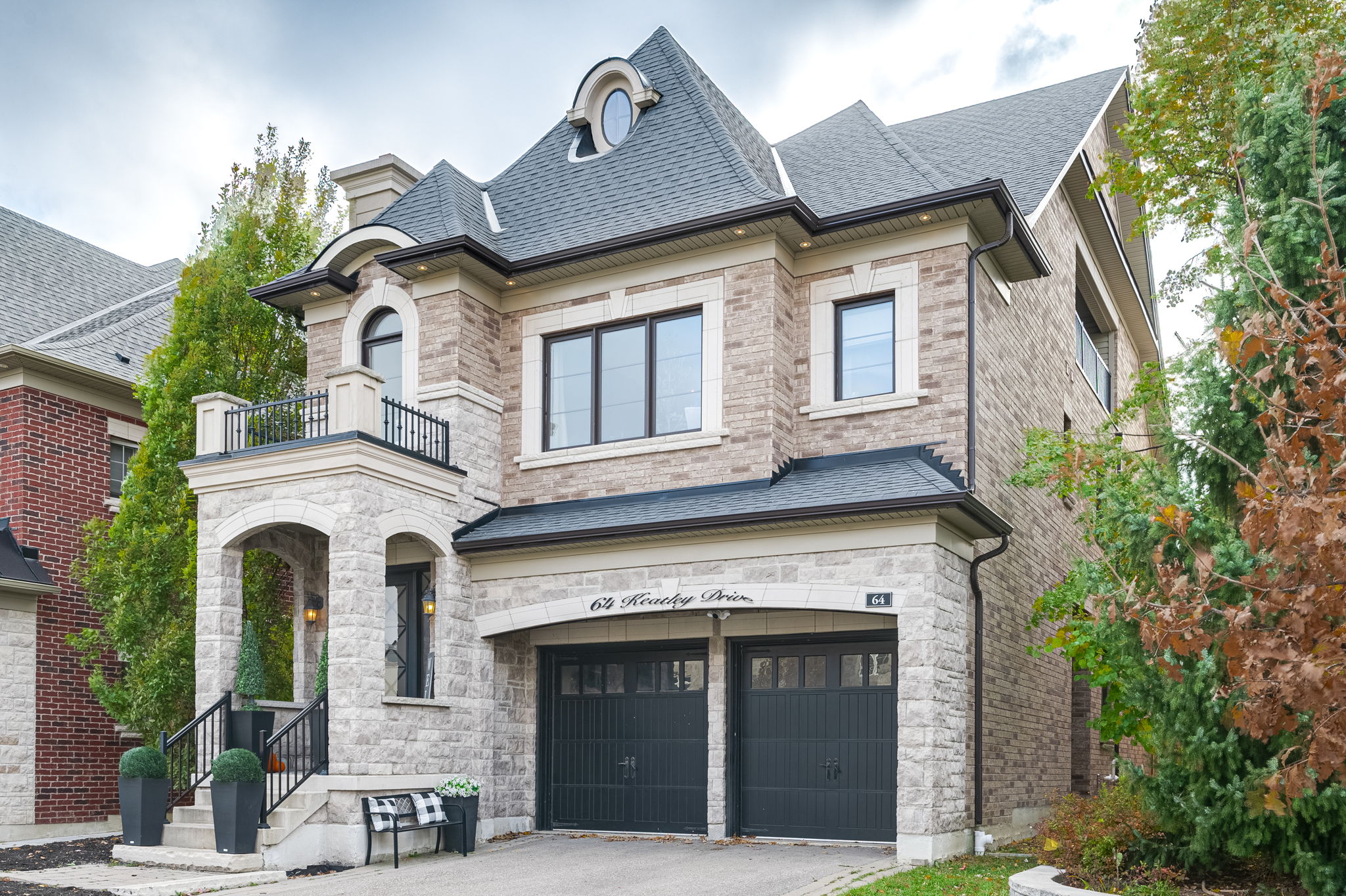64 Keatley Dr Vaughan, ON L6A 4Y3