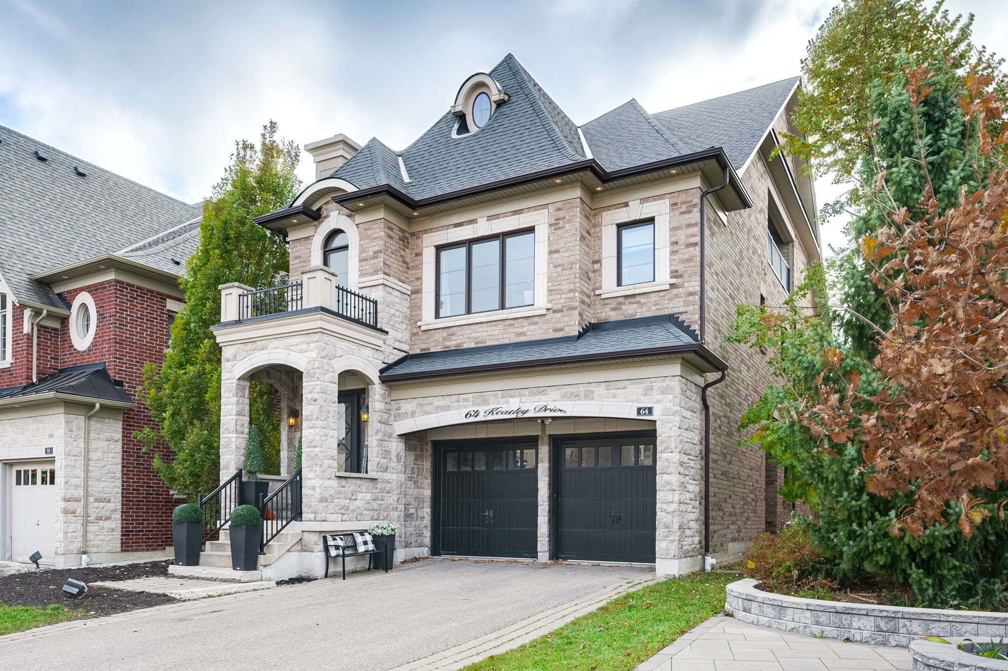 64 Keatley Dr Vaughan, ON L6A 4Y3