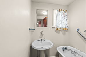  Photo 40