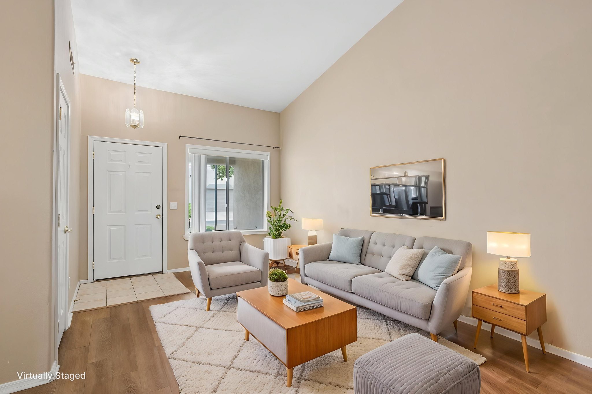 DSC_1580 virtually staged.jpeg