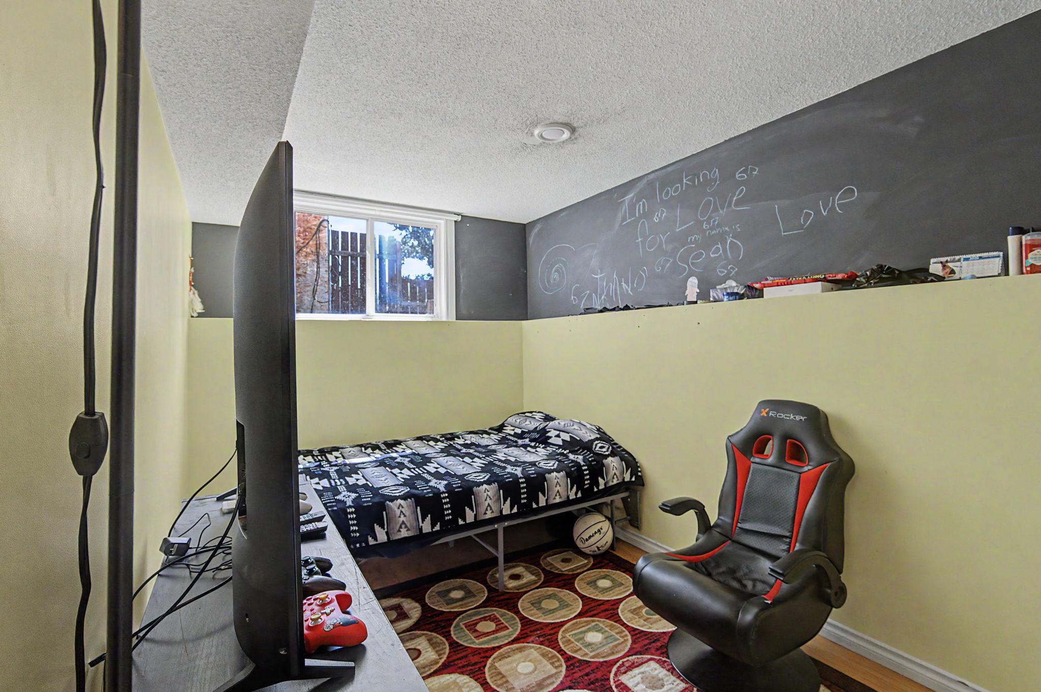  Photo 33