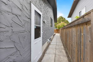 Photo 33