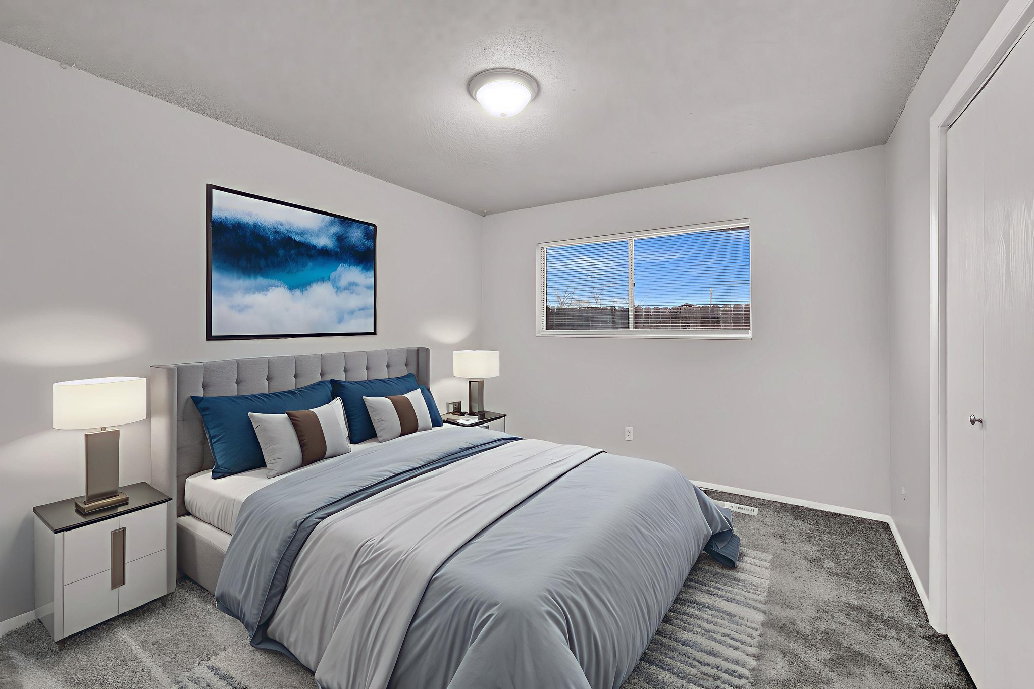 DSC_3535 virtually staged.jpeg