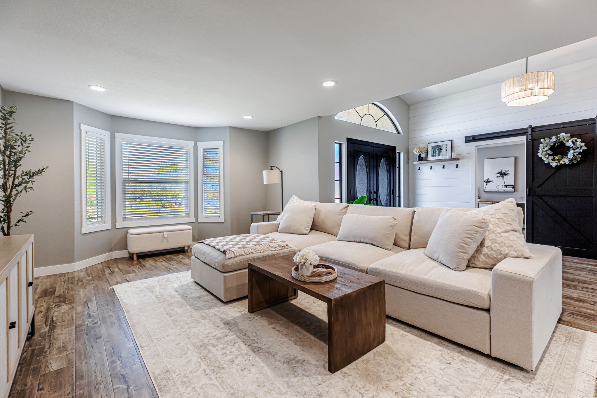 008_640 S Ridgemark Dr  Hollister