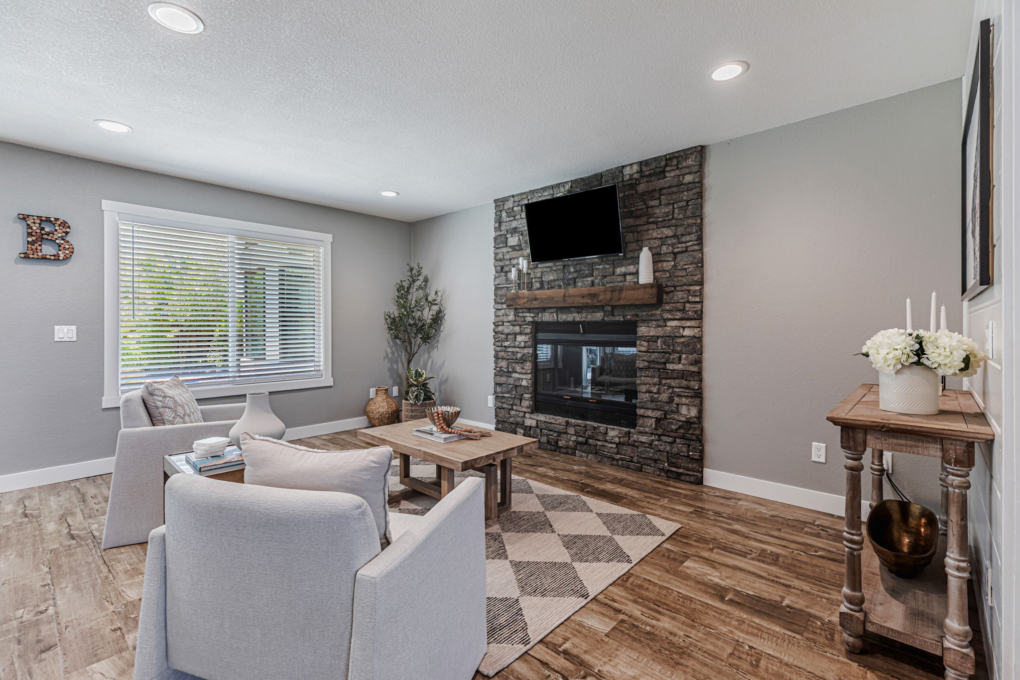 011_640 S Ridgemark Dr  Hollister