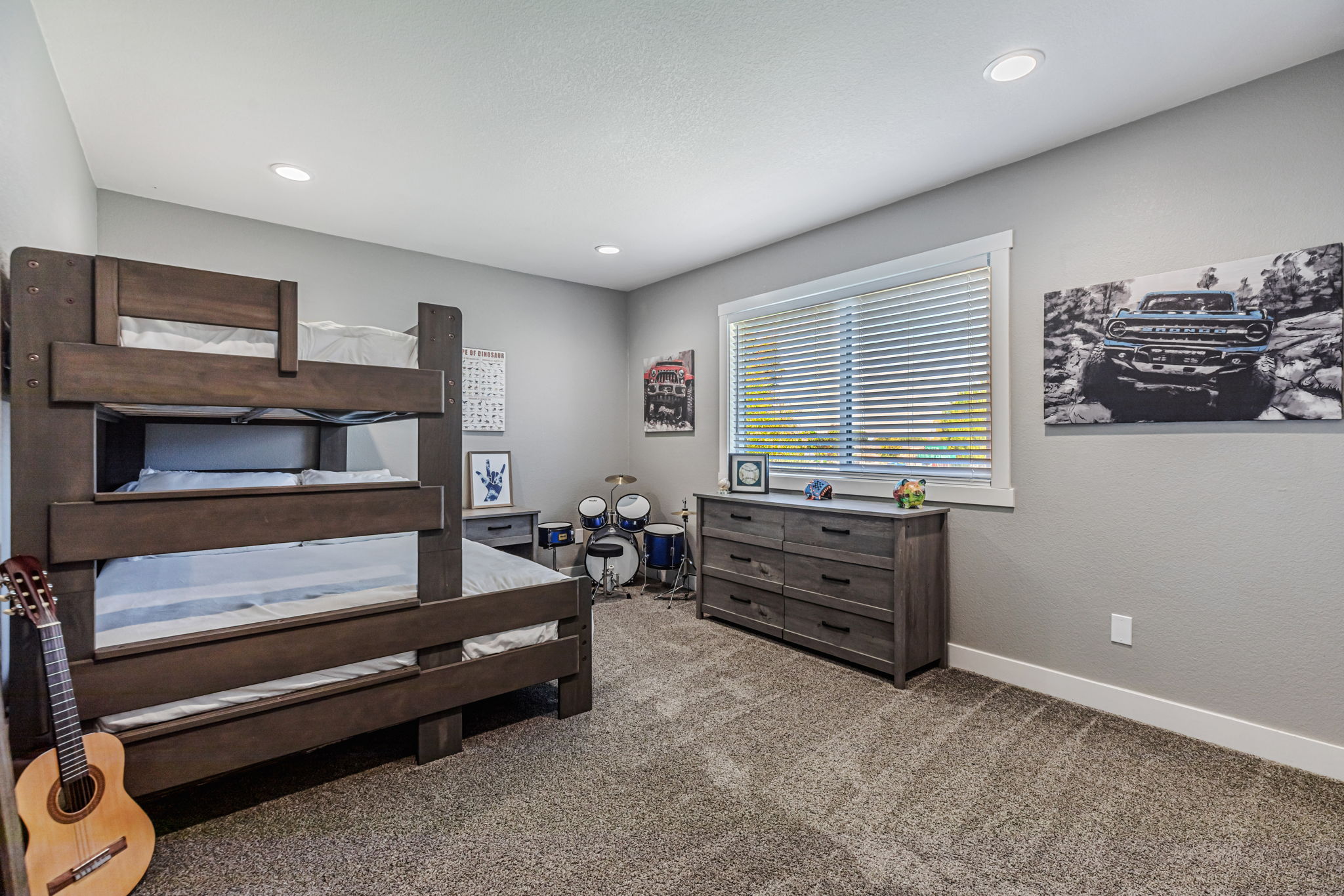 042_640 S Ridgemark Dr  Hollister