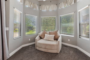 037_640 S Ridgemark Dr  Hollister