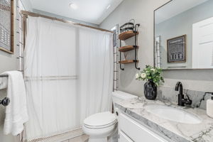 053_640 S Ridgemark Dr  Hollister