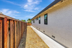 064_640 S Ridgemark Dr  Hollister