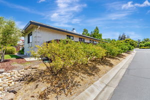 065_640 S Ridgemark Dr  Hollister