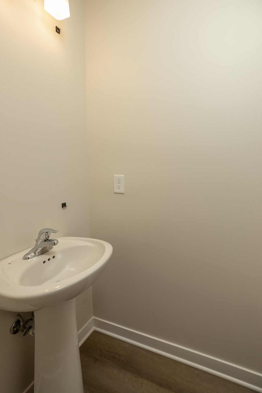 14-Bathroom
