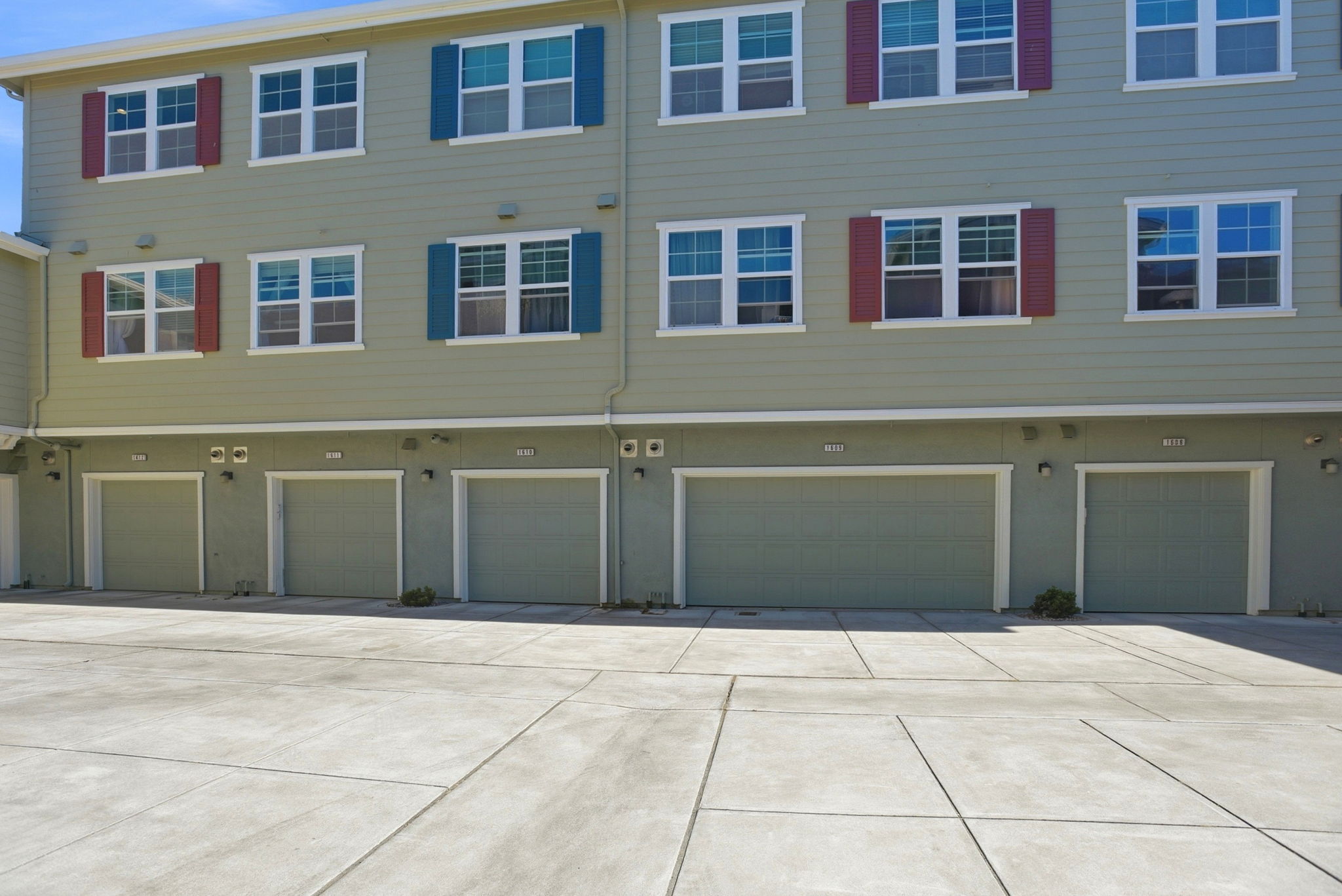 044_F8_640 Turnbuckle Dr 1611