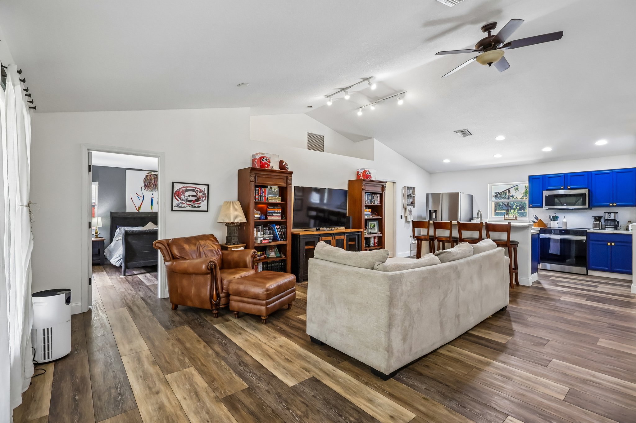 E Warm Springs Ave-S2705-009.jpg