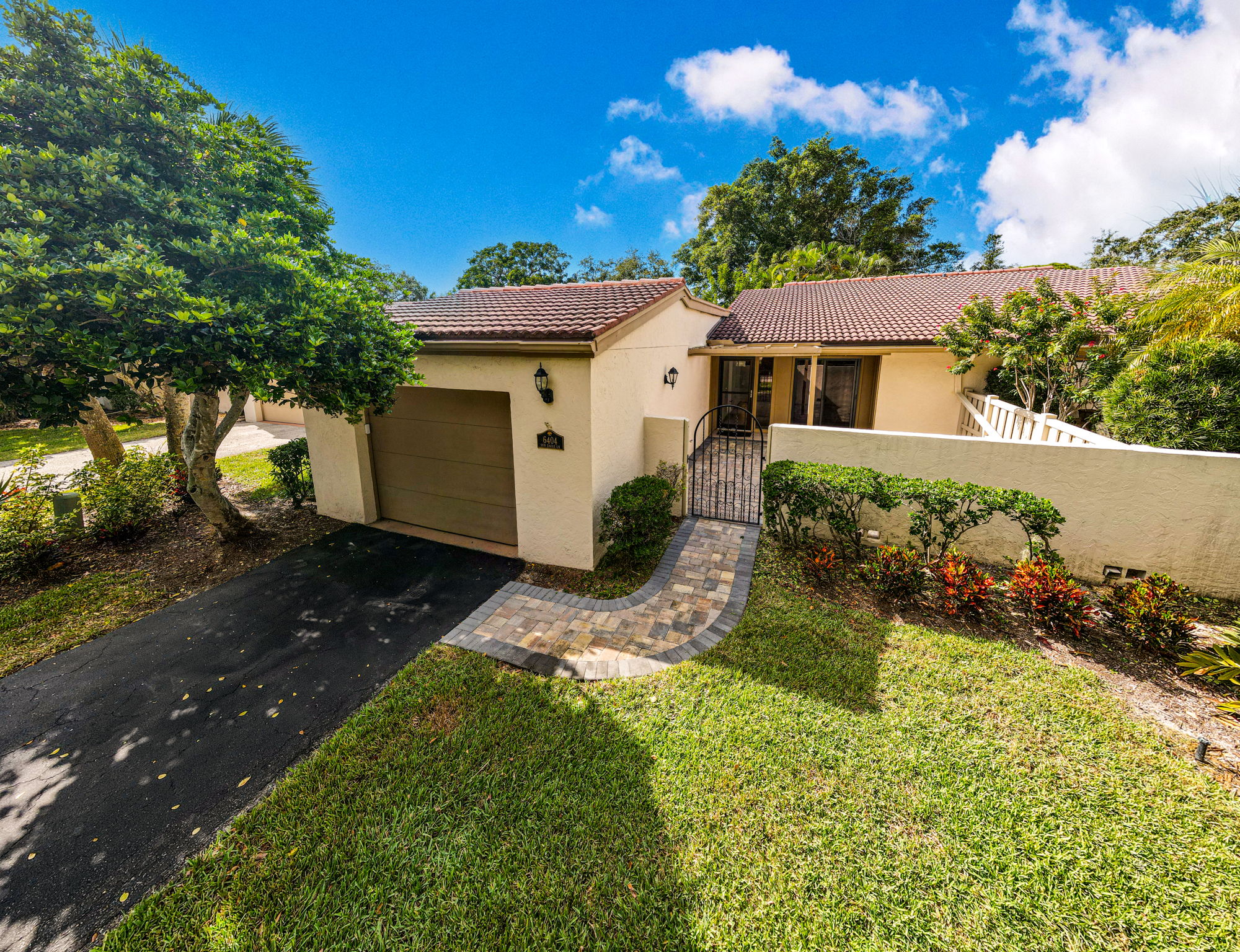 6404 Sun Eagle Ln-59