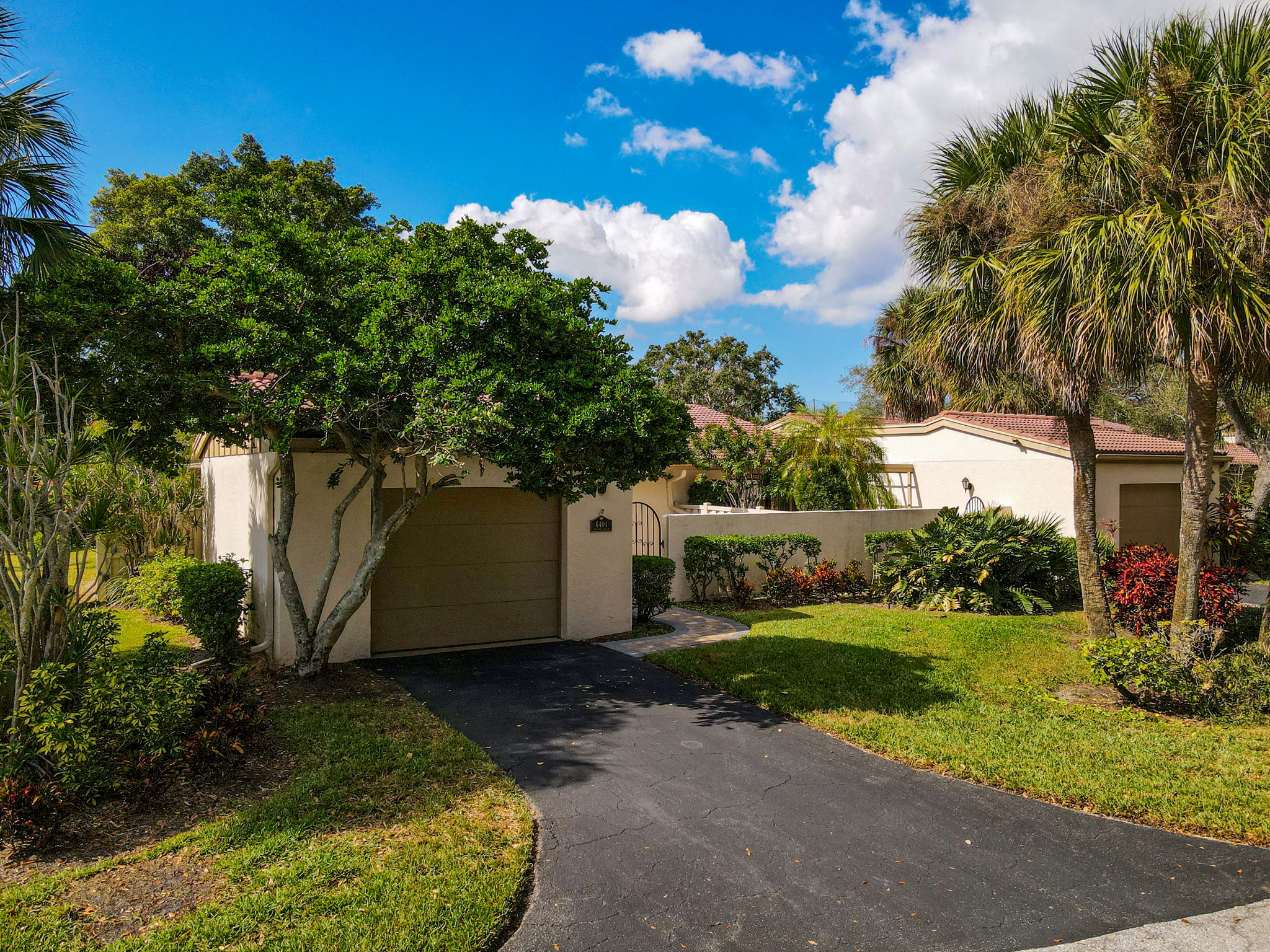 6404 Sun Eagle Ln-40