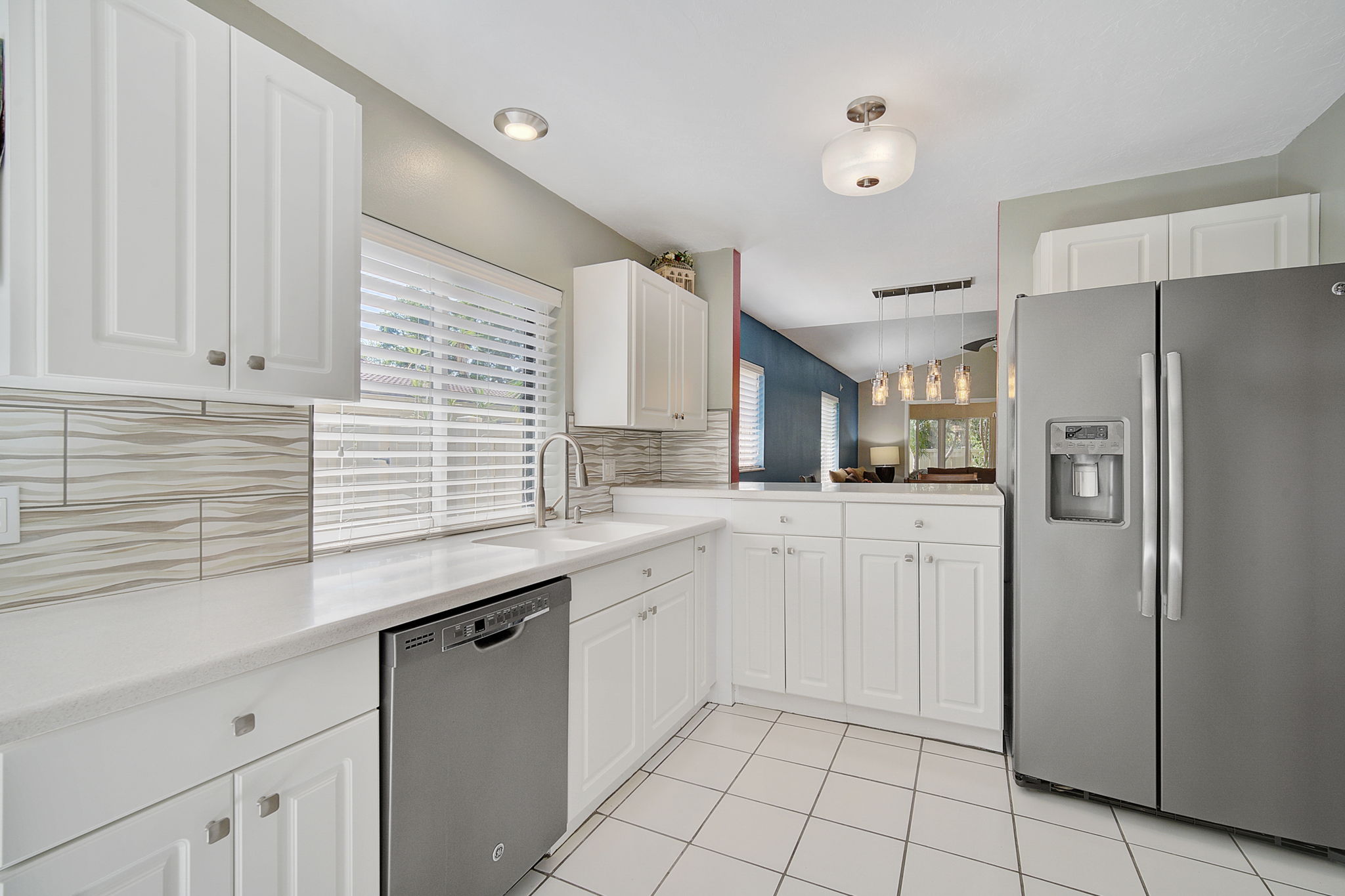 6404 Sun Eagle Ln-9