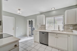 6404 Sun Eagle Ln-7