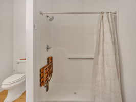  Photo 32