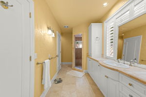  Photo 49