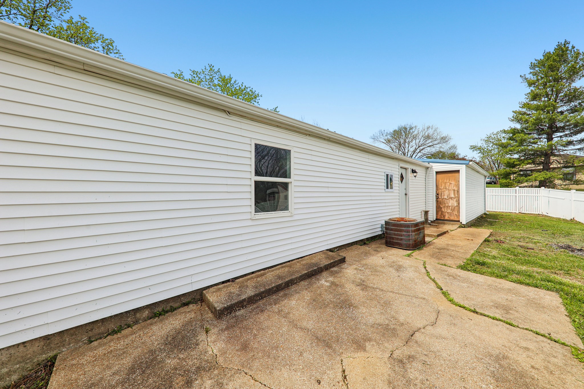641 Carolee Ct-S0804-023.jpg