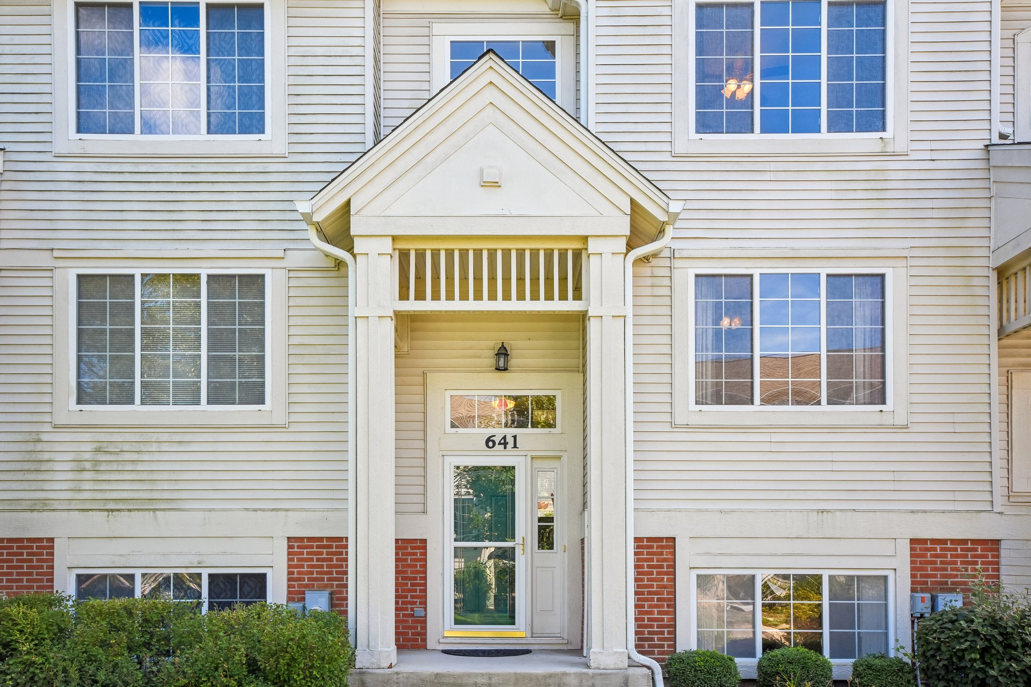 S Rosehall Ln-S2508-002.jpg