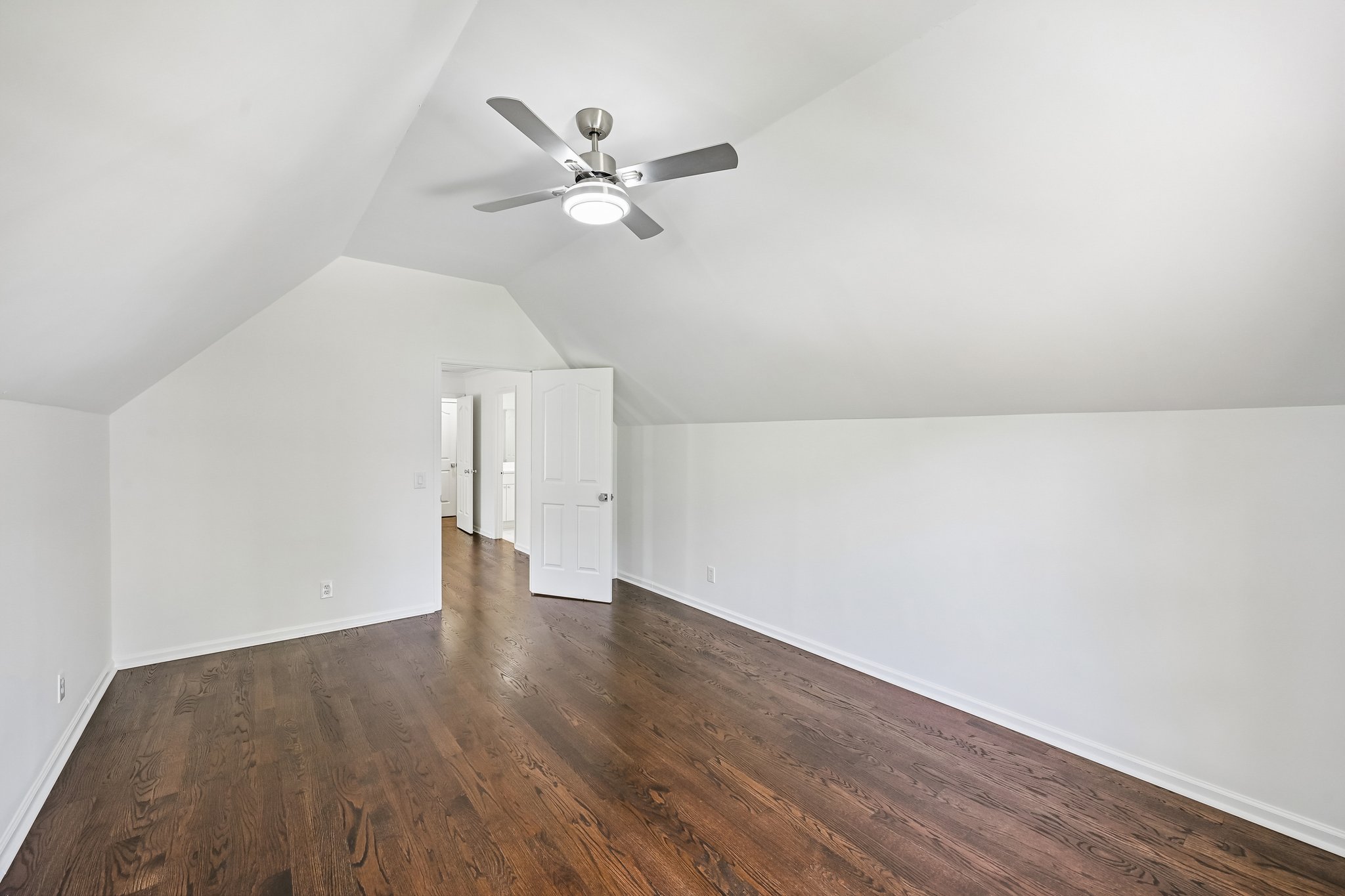 Westchester Pl-S3004-074.jpg