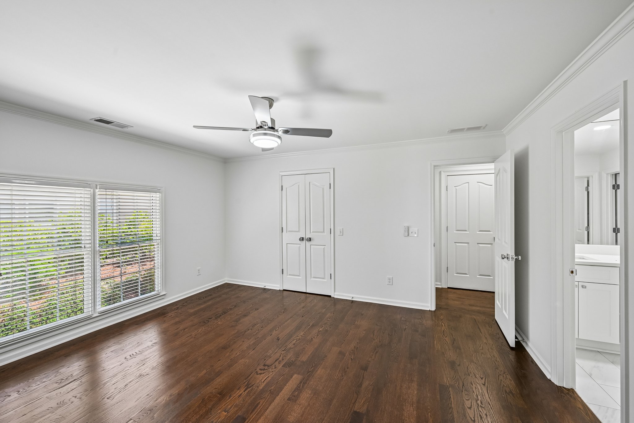 Westchester Pl-S3004-076.jpg