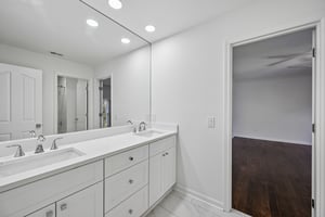 Westchester Pl-S3004-079.jpg