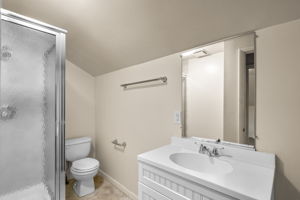 Upper Level Full Bath