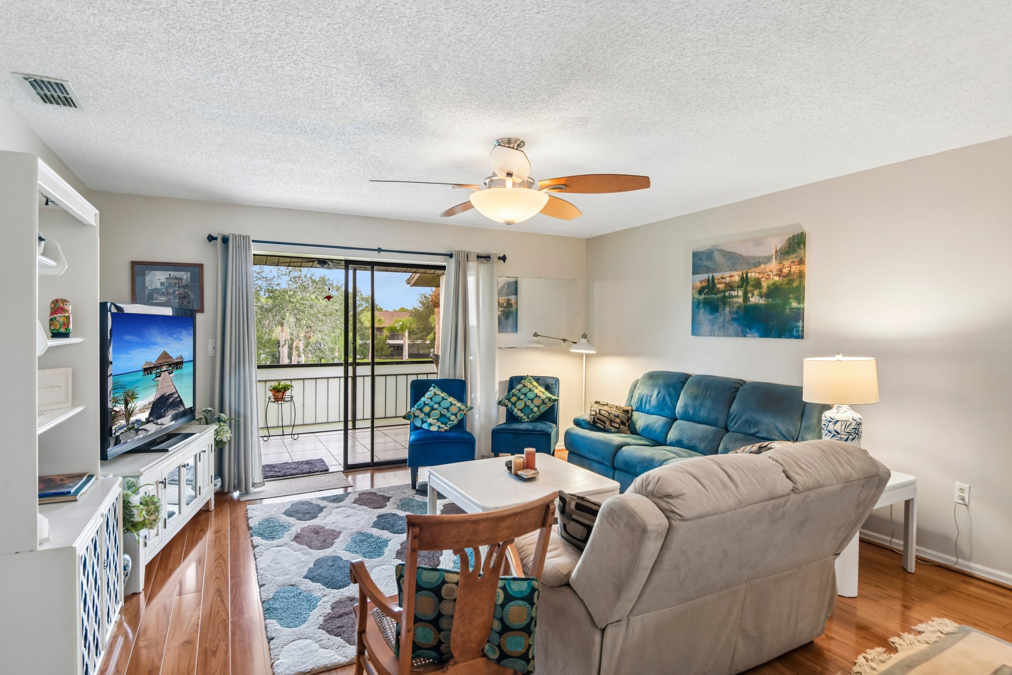 River Lodge Ln-S0909-005.jpg